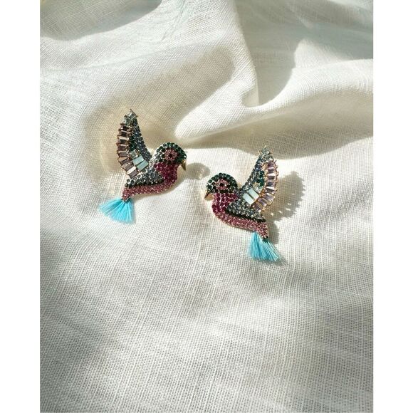 Beautiful light pink and light blue tassel tail hummingbird stud earrings - Picture 2 of 6